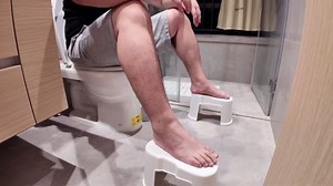 7''Split Foot Toilet Stool - Portable Squatting Poop Stool for Adults, Non-Slip, Stackable with Flexible Distance Adjustment for Potty Assistance（White 1 Pairs）