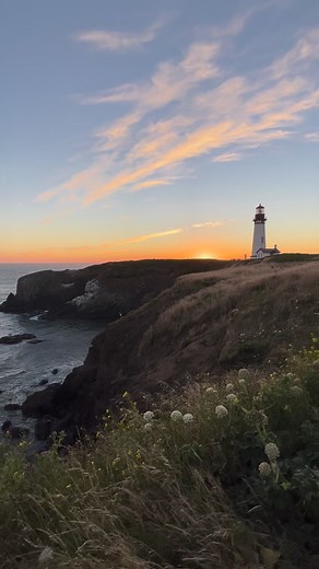 Yaquina Head Lighthouse, Newport, OR. #pnw #lighthouse #oregon | Robert LaSelle Chism Photowerx
