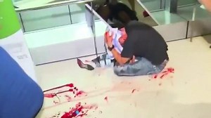 Arrests made after suspected triad gang attacks on Hong Kong protesters | Globalnews.ca