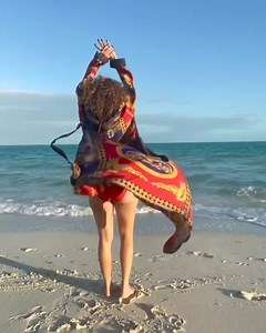 Jennifer Lopez is serving us the 2021 energy we DESERVE ✨ | iHeartRadio