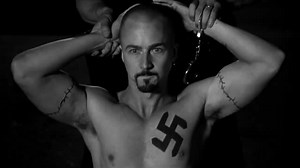 Film "Američka istorija X" izašao je pre 20 godina, a danas je relevantniji nego ikada