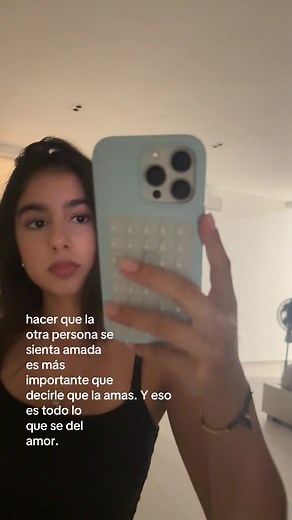 Hacer que la otra persona se sienta amada es más importante que decirlo