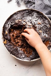 Fudgy Chocolate Pudding Cake (Eggless)