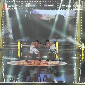 97K views · 175 reactions | Xuân Nghị "đánh nhau" với bạn diễn ngay trên sân khấu 凉凉凉 ------------------- ©️ Nội dung được khai thác và bảo vệ bản quyền bởi Điền Quân Group  THÁCH THỨC DANH HÀI #thachthucdanhhai #Dienquangroup #Dienquan | Thách Thức Danh Hài | Facebook