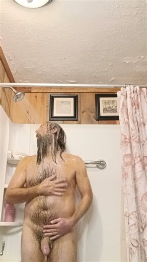 it's Shower time, shit pig