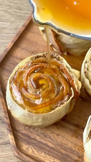 625K views · 71 reactions | These Peach Phyllo Roses by @lmsthompson have a crisp exterior with a juicy peach filling. What’s your favorite way to use fresh peaches? Get the recipe @thefeedfeed link in bio or search “peach phyllo roses” on thefeedfeed.com. Visit ff.recipes/subscribe to get more recipes like this delivered to your inbox. #peaches #baking #summer #recipe | Feedfeed | Facebook