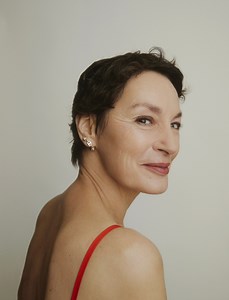 À l’affiche de “Laissez-moi” de Maxime Rappaz, présenté en ouverture de l’Acid 2023, Jeanne Balibar revient sur ses souvenirs cannois, “un lieu de douleurs” pour elle. | Télérama