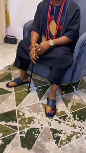 This dashiki is not just clothing, it comes with a warning ⚠️. If person babe greets you twice, It’s going 😎🍯. No be jazz o, na the dashiki. Once you pass, dem go forget their boyfriend name 😏🕺🏾💸…… Sugar Daddy Vibe 😃😃😃😃 Odogwu Doings ….. #WellTailored #africanfashion #style #sales #vibe #guys #outfit #outfitofthedayinspo #dashiki #africanculture #Odogwu | Dr. LegendClothing