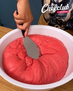 Strawberry Pretzel Braid! With white chocolate ganache 🥨🍓 | Chefclub GruB