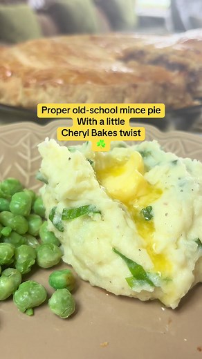 A proper savoury mince pie with a wee Cheryl Bakes twist in the pastry 😍🥧 Golden, flaky, rich comfort food with that little secret ingredient. #cherylbakes #dinnerideas #whatsfordinner #easyrecipes #pie