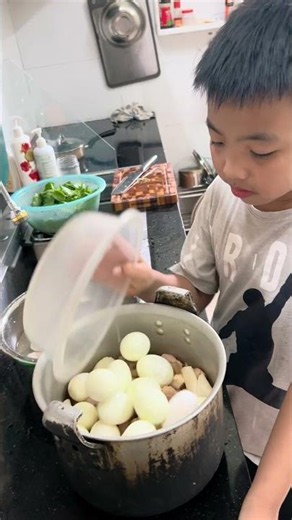 Thịt kho trứng dừa - Hành trình bỏ điện thoại, tivi và thoát game của cậu bé lớp 5 - Phần 6