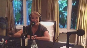 ✨󾌬✨ THE PEOPLE ASKED AND SO WE SHALL DELIVER: @katiecouric DOING HER VALLEY GIRL CHEER FOR @annafaris!!! 󾍒🏼󾍗🏼󾆴🏼 Part 2 of #Unqualified up today on @itunes! Link in the bio󾔦 . . . #comedy #podcast #valleygirl #heathers #cheer #katiecouric #advice #wine #wisdom #goteam | Anna Faris is Unqualified