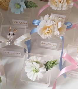 KissYou Acrylic Hinged Lid Box Plastic Display Box with Lid Small Multipurpose Storage Box for Keepsakes, Jewelry，Candy Acrylic Square Cube