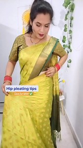 Hip pleating tips for perfect saree draping . . . . . . #saree #draping #pleating #tips #sareestyling #sareestyle #sareefashion #reels #instagram #trendingreels #fb #sareelove #fashionstyle #sareetips #sareedrapist #sareeinspiration #sareecollection #poonamstyle22 | Drapes by Poonam