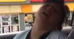 #VIRAL - Niña de 9 años pide a su papá permiso para tener novio