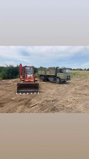 Vršimo usluge svih vrsta prevoza,iskopa,kanala, temelja, jama, bazena, ravnanje terena, vodovoda, rušenje objekata, raščistićavanje terena, čupanje panjeva,iznajmljivanje pikamera za lupanje betona ,prodaja ciste crne zemlje…063/337-491 | Iskop Odvoz Alibunar