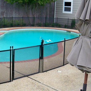 [Hot Item] Easy Installation Removable Protection Cihldren Pets Barriers Mesh Pool Fence Panels Dog