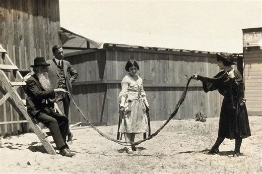 Saking Panjangnya, Jenggot Hans Langseth Bisa Digunakan Lompat Tali | National Geographic