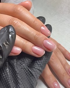 Grapefruit Sparkle IS the moment ✨ | CND - Creative Nail Design