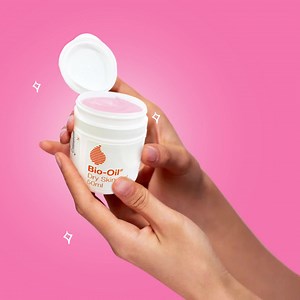 Dull, flaky and dry skin? Bio-Oil Dry Skin Gel is formulated to care for dry skin. ✨ Apply a small amount of Bio-Oil Dry Skin Gel daily. #biooil #biooilph #dryskin #biooildryskingel ASC Ref A179N112422BS | Bio-Oil Philippines