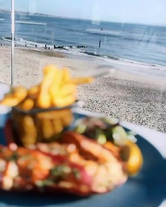 Perfection… 🦞 #AvonBeach | The Noisy Lobster Avon Beach