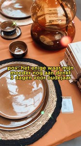 2.7K views | Tover je feesttafel om tot een echte eyecatcher! Ontdek bij molecule alles wat je nodig hebt om jouw tafel stralend en gezellig te maken.  #molecule #shoppingcentrum #feestdagen | Molecule | Facebook