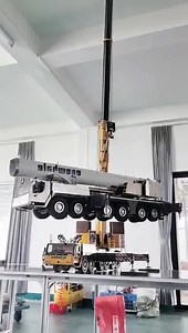 Have you ever seen a remote control crane with such a long reach#hydraulic #rctoy #models #remotecontr | Toy RC