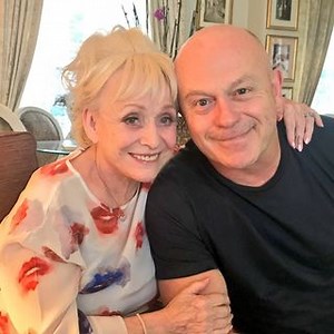 EastEnders star Ross Kemp updates fans on Barbara Windsor