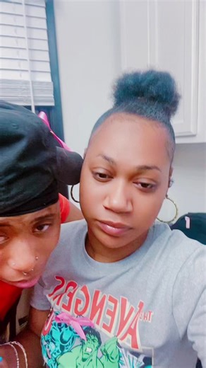 Allison Moore (@allisonmoore0)’s videos with som original - Emilly Guedes