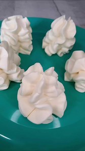 844K views · 10K reactions | Crema de Mantequilla perfecta Buttercream #recetasfaciles #cremademantequilla #buttercream #viral #food | Alexandra De Castro | Facebook