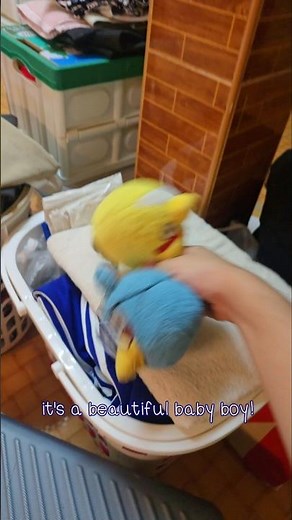 Mom gives birth on a spinning table 💀