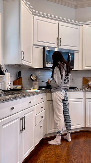 🫶🏽❤️‍🩹 . . . #chronicillness #spoonie #mentalhealth #invisibleillnessawareness | Nicole Marie Pedra