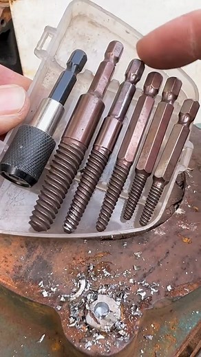 9.7K views | Broken Screw Remover #Good Tools Shared #Screw Removal Tool | Hardware Tools | Facebook