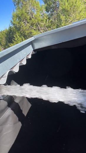 Finishing up this 30,000 gallon rain tank system with dual pumps, check out that water flow! | Texas Land Authority