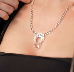 44K views · 67 reactions | Gems And Glitter: The Art Of Jewelry Crafting! | 5-Minute Crafts Play | Facebook