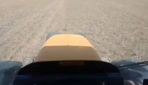 Gülle-, Transport- und ErnteTechnik Grötschl im Einsatz mit einem #JCB Fastrac 2155 und #Monosem NX. | profi