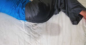 Énurésie chez l’adulte (nocturne ou diurne) : causes, symptômes, traitement, qui consulter