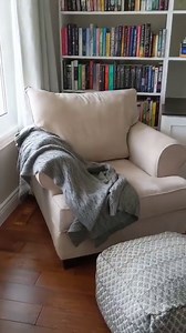 1.8K views · 13 reactions | A blank slate is the best kind of canvas! Thanks for sharing your home library with us, Taya!  This built-in was designed to store and display her ever-growing collection.⁣ ⁣ #ClosetsbyDesign #HomeOrganizers #BookLover #Books #BookShelves #CustomLibrary #HomeLibrary | Closets By Design | Facebook