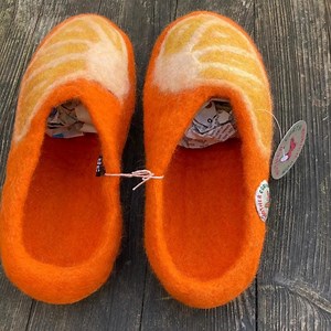 Felt Slippers | Comfortable Women's House Slippers Made of Felt With Handmade Leather Soles - Etsy