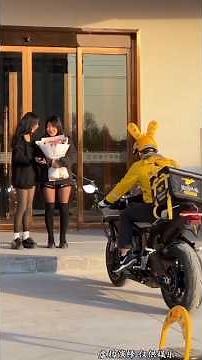 Ye Banda har kism ke bike ko chalane mein mahir hai 😱 #shortvideo #facts