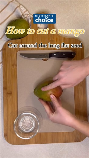 Unsure how to cut a mango? No problem! Learn to dice a mango like a pro with these 4 simple steps! 🥭 Dietitian Tip: Select a ripe mango by picking it up and giving it a gentle squeeze. A ripe mango should give slightly when squeezed! #mango #howto #kitchenhacks #dietitianschoice | Cash Wise