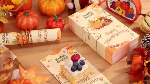 DaYammi 100 PCS Orange Thanksgiving Napkins Disposable, 3-Ply Fall Paper Napkins, Fall pumpkin Paper Guest Towels, Autumn Thanksgiving Paper Napkins, Paper Hand Towels For Bathroom Dinner Home Kitchen