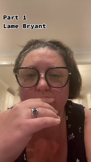 #greenscreen Did something happen at Lane Bryant? Do they need help over there? #lanebryant #lanebryantclothes #plussizefashion #wtf