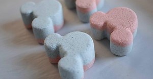 Mickey Mouse Bath Bombs DIY To Add A Splash Of Magic To Your Bath! | Chip and Company