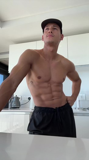 Emilio Sakraya Strawberry Eyes TikTok Video