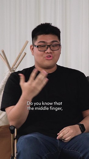 Meaning of the Middle Finger in Different Sign Languages