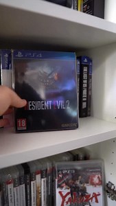 1K views · 600 reactions | Resident Evil 2 Remake (2019 – PS4) 履‍♂️ #ResidentEvil2 #RE2Remake #PS4 #SurvivalHorror #Capcom #HorrorGames #GamingCollector #RetroGaming | BersGamer | Facebook