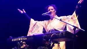 Amanda Palmer sings 'Dear Daily Mail' song 12/07/2013 London Roundhouse