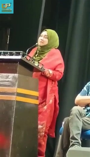 Prof Fahmeeda Kazmi recites a poem in response to the devastating terror attack in Pahalgam #poem #professor #TerrorAttack #PahalgamAttack #muslimwomen | UP WORDS