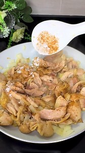 91K views · 1.9K reactions | Let’s make high class pizza / cheesy bread Ingredients 2cups of hard flour 2tbs sugar 1/2 tbs salt Melted butter 1 egg Evaporated milk endingreelsvideo #trendingvideosviral #trendingvideos #sweetohemaa | Sweet Ohemaa | Facebook